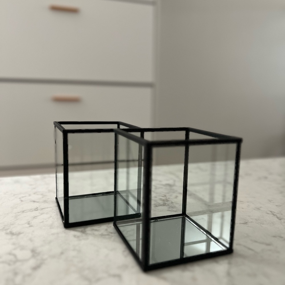 Set of 2 Hurricane black and glass candle holder